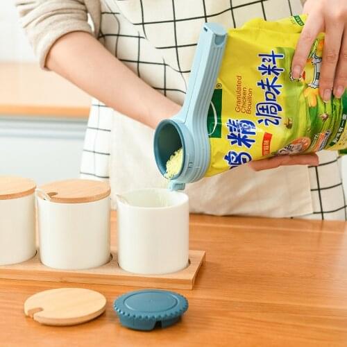 Multifunctional Food Bag Sealing Clip Kitchen Dustproof and Moisture Proof Plastic Bag Clip with Discharge Nozzle