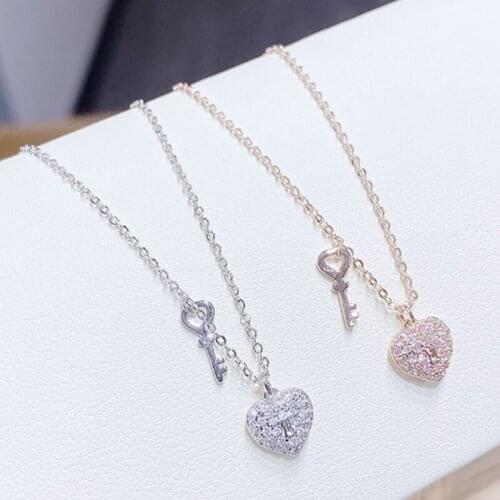 BOTU 2021 New Fashion Creative Peach Heart Lock Key Necklace Love Micro-inlaid Zircon Necklace Pendant Gift for Women