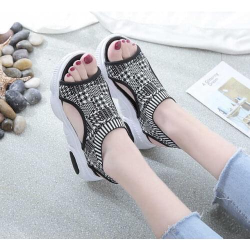 2019 Summer Ladies Black White Flat Sandals Large Size 35-44 Sandals Women Platform Sandals Fashion Casual Shoes Female Shoes