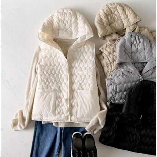 Women Wave Pattern Sleeveless Hooded Waistcoat 2021 Ultra Light 90% White Duck Down Vest Coat Lady Single-breasted Winter Jacket