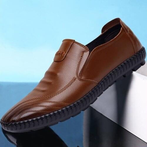 Mens Shoes Leather Shoes 39-44 Scalp Soft Sole Non-slip Rubber Loafers Mens Casual Leather Shoes Zapatos De Hombre