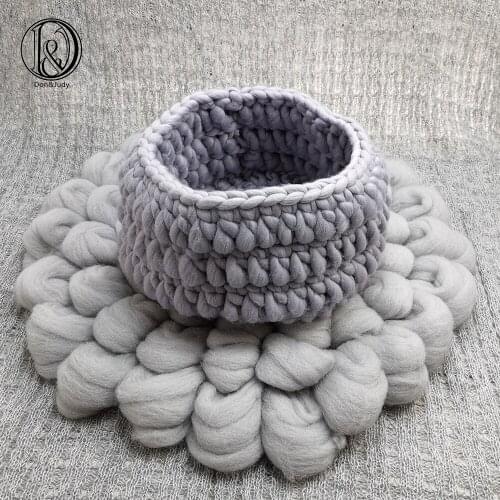 Don&Judy Diameter 50cm WOOL Blanket + Basketry +150x100cm Fabric Backdrop Set Newborn Blanket Background for Photo Shoot Prop