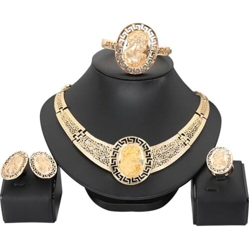 Exquisite Dubai gold-color Jewelry set Brand 2020 Nigerian Wedding African Beads crystal jewelry set wholesale Design