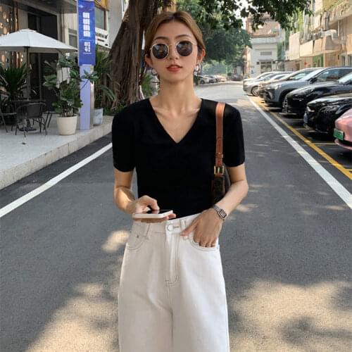 2021 Summer New Short-sleeved T-shirt Womens V-neck Sweater Korean Version of The Slim and Thin Temperament Top