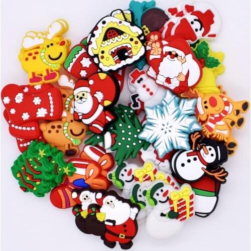 50Pcs Mixed Random Repeated Hole Clogs Beach Sandal Ornaments X'mas Festival Christmas New Year Gift For Children