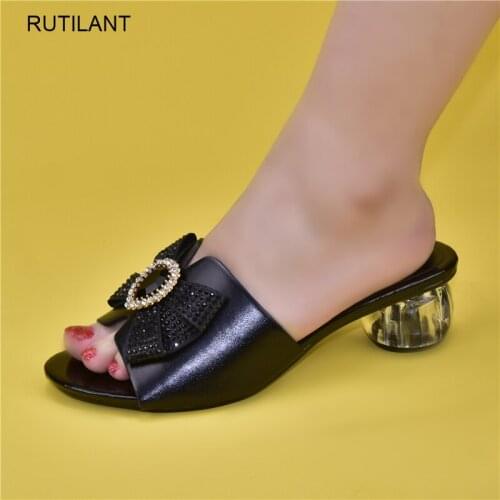 New Arrival Italian Women Wedding Shoes Party Pumps Decorated with Rhinestone Ladies Dress Shoes 2021 Fashion Women Low Heels