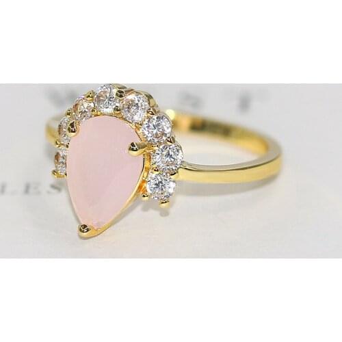 Exquisite Womens Gold Color Inlay Crystal Zircon Ring Pink Gems Ring European Engagement Wedding Ring Valentines Day Gifts