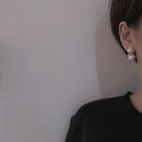 H29 RISPADA Vintage Court Style Imitation Pearl Earring For Women Girlfriend With Box Gift Party Accessories