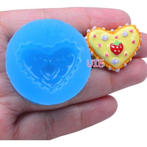 GYL364U 29.7mm x 21.6mm Heart-shaped Strawberry Cake Silicone Mold Fondant Cake Decoration Candy Resin Clay Earrings Necklace