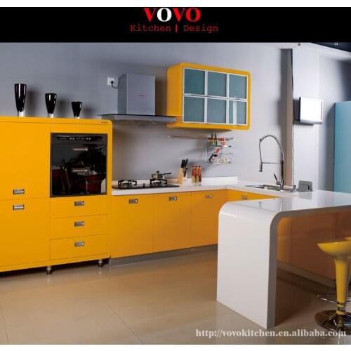 Kitchen island with curved countertop on floor