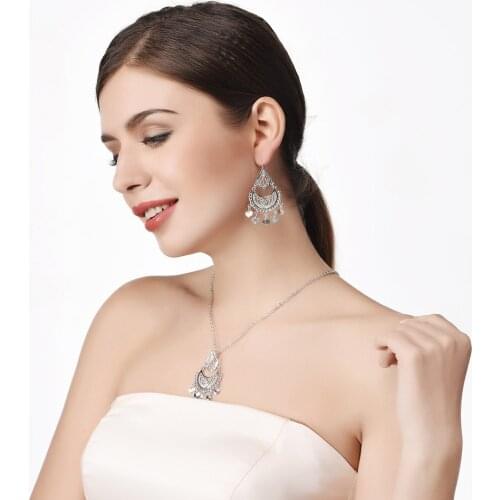 Vintage Indian Jewelry Sailor Moon Pendant Necklace Earring Set Women Fashion Gold Color African Costume Jewelry Set PE6441