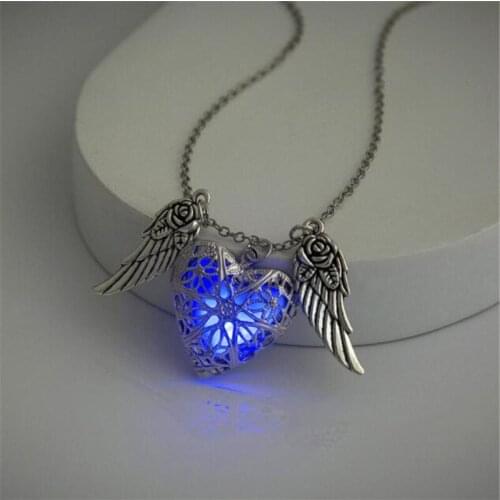 Creative Angel Wings Heart-shaped Luminous Necklace Silver Color Clavicle Pendant Necklace Creative Halloween Womens Jewelry