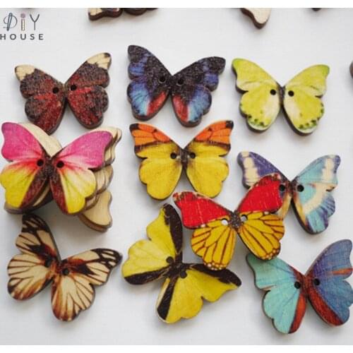 30/50/100Pcs Creative Butterfly Color Painted Wood Buttons DIY Craft Supplies Eco-Friendly Handmade Clothing Bag Decor Button