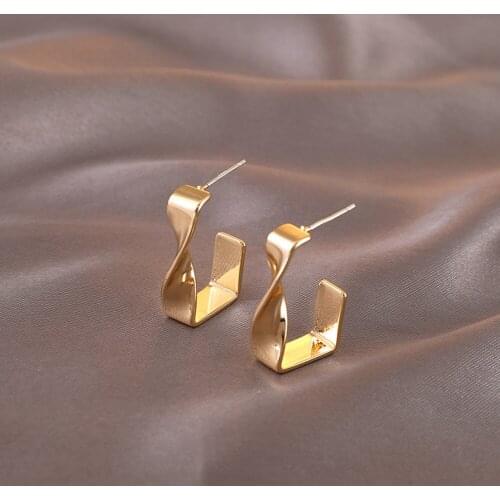 European and American Personality Exaggerated Twisted Geometric Earrings Fashion Temperament Geometric Irregular Earrings Women