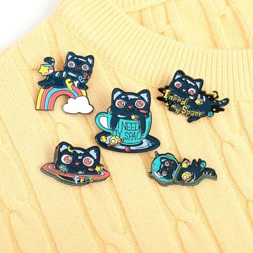 Funny Universe Space Cat Enamel Pins Brooch Cute Cartoon Cat Rainbow Badge Denim Shirt Lapel Pin Gothic Jewelry Gift