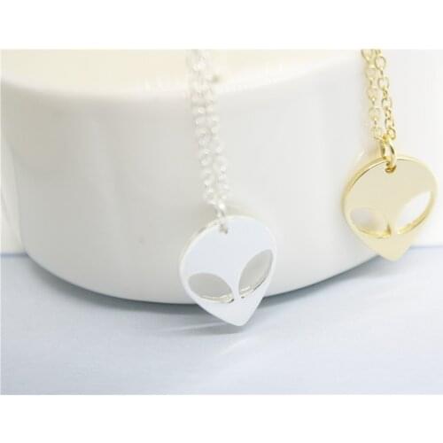 Cute Outer Space UFO Alien Necklace Fashion Shantou Variant ET Head Charm Pendant Necklace for Scientific Species Jewelry