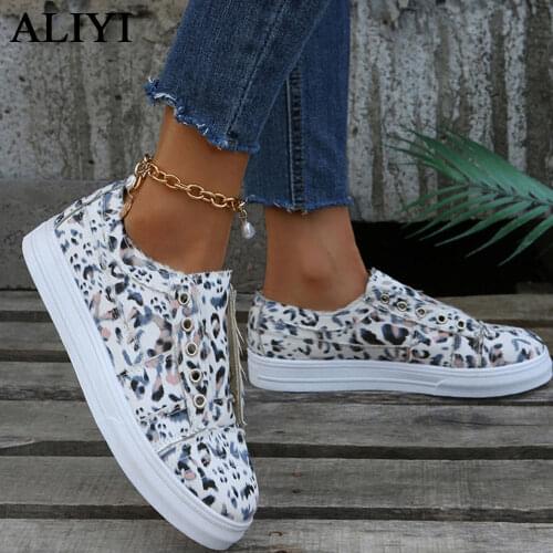 Vintage Loafers Women 2021 Spring New Round Toe Slip On Patchwork Ladies Casual Flats 36-43 Big Size Comfortable Single Shoes