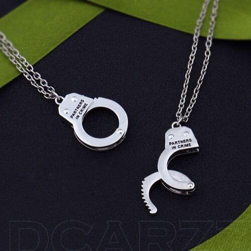 2pcs/set Partners in Crime Handcuffs Pendant BFF Friendship Necklace,Best Bitches Elastic Can be Opened Handcuff Necklace