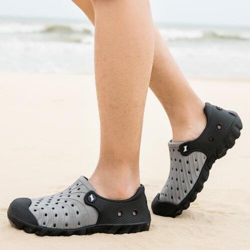 Summer Men Beach Shoes New Men Garden Casual Male Sandals Rubber Clogs For Men Summer Slides Swimming Jelly Shoes Size 40-46