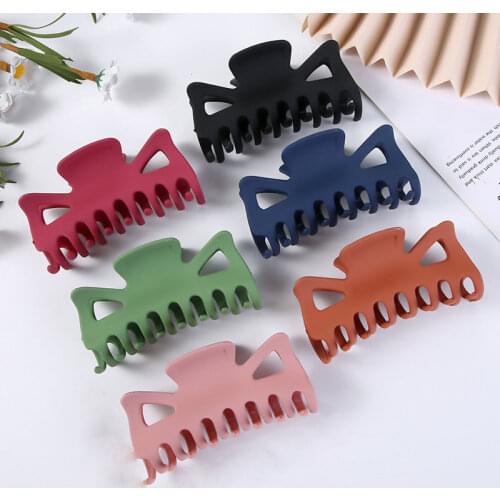 Fashion Frosted Claw Clip Geometric Hair Clips Hair Clamp Crab Hairpins Solid Barrettes for Women Girls Hair Styling Accessories