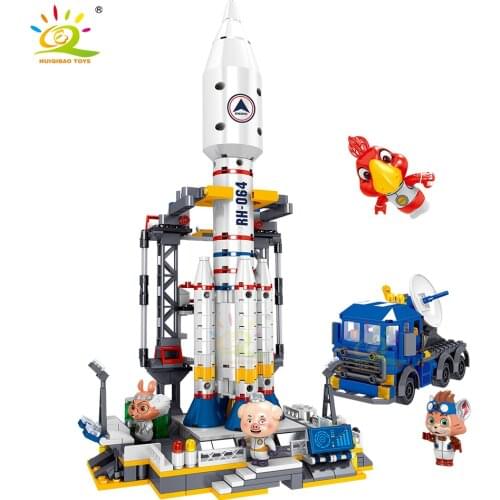HUIQIBAO 664 Pieces Aerospace Rocket City Space Shuttle Building Blocks Spaceman Astronaut Pig Cat Figures Bricks Toys Children