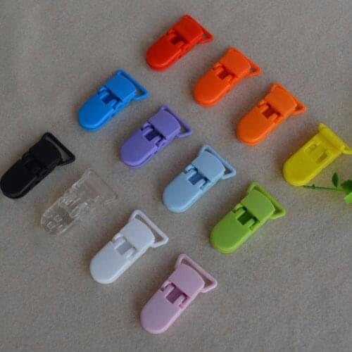 20Pcs/Lot New Plastic Baby Pacifier Clip Holder Soother Mam Dummy Clips 20mm Chain Baby Pacifiers Clips Color Alligator Clip