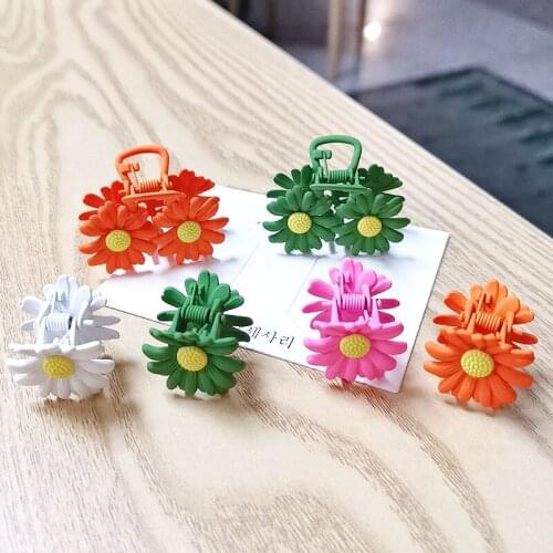 New Fashion Exquisite Metal beautiful Color Small Daisy Flowers Hairpin Pan Hair Claw for Women Girl Hair Accessories Headdress