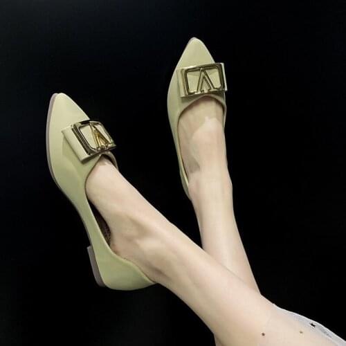 European Famous Brand Ladies Shoes Leather Women Flat Shoes Slip On Ballet Loafers V Letter Metal Buckle WomenS Shoes