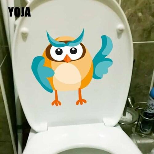 YOJA 23.6X21.7CM WC Toilet Decal Owl Give The Thumbs Up Mural Kids Room Decoration Wall Sticker T5-0546