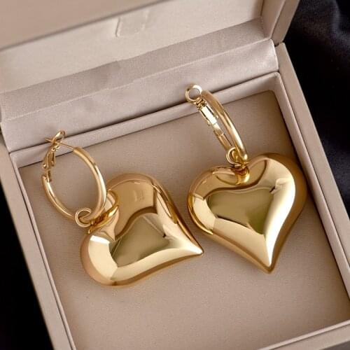 Europe and the United States three-dimensional love earrings titanium steel exaggerated large heart hook high sense hip-hop punk