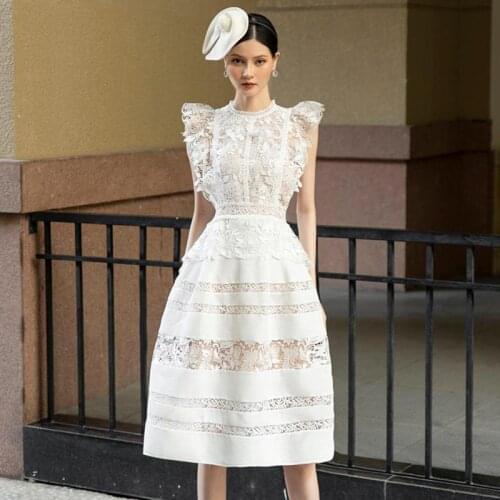 Ladies Lace White Evening Dress Catwalk Sleeveless High Waist Dress Hollow Flower Embroidered Sun Skirt Prom Dress Robe Vestido