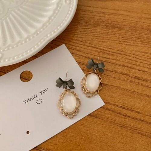 2021 New Fashion Vintage Baroque Opal Oval Dangle Drop Bow Earrings Ear Clip No Ear Hole Women Retro Clip On Earring Jewelry