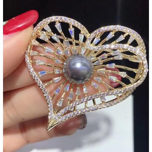 Heart CZ Crystal Brooch High-end Corsage Womens Overcoat Cardigan Accessories Scarf Pin Valentines Day Gift