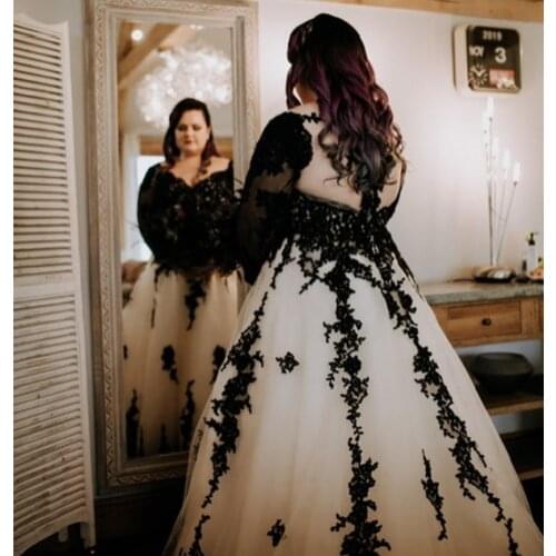 Vintage Plus Size Dresses for Bridal Gowns A-Line White and Black Lace Applique Wedding Dress For Women Vestido de Noiva
