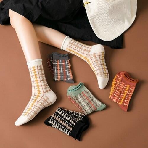Women Cotton Socks 2020 New Autumn Winter Long Socks Girls Preppy Printed Breathable Cotton Socks Lady Retro Korea Style Plaid