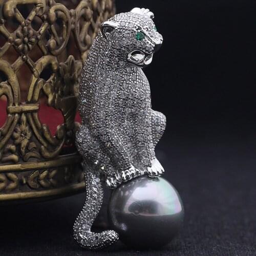 Great Quality Men Leopard Animal Brooches Bouquet Perfect AAA Cubic zircon Copper Scarf Pins Fine Pearl Wedding Hijab Accessory