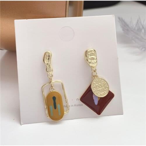 Vintage Simple Square Painting Coin Asymmetrical Metal Drop Earrings Korean Graffiti Pendent Earrings for Women Ear Jewelry Gift