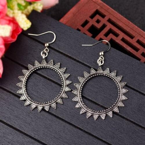 New Vintage Round Dangle Earrings For Women Retro Antique Tibetan Silver Color Sunflower Bohe Ethnic Indian Gypsy HQE1015