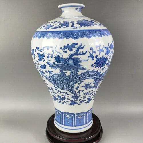Exquisite Chinese Classical Collection Home Decoration Gift Blue and White Porcelain Flower and Dragon Auspicious Pattern Vase