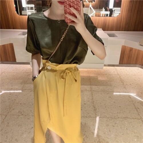2021 New Women Summer Dark Green Satin T-shirt Luster Short Sleeve Tshirts Round Collar Pullover Tops Casual Tees