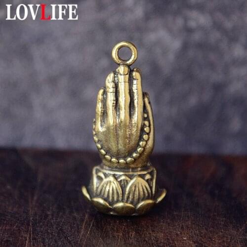 Vintage Brass Lotus Buddha Hand Lucky Keychain Pendants for Religious Buddhist Belief People Metal Car Key Chain Hanging Jewelry