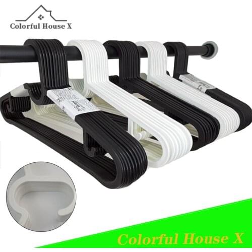 Black And White Household Non-Marking Plastic Clothes Hanger Closet Clothes Drying Rack Wet And Dry Strong Bearing Capacity