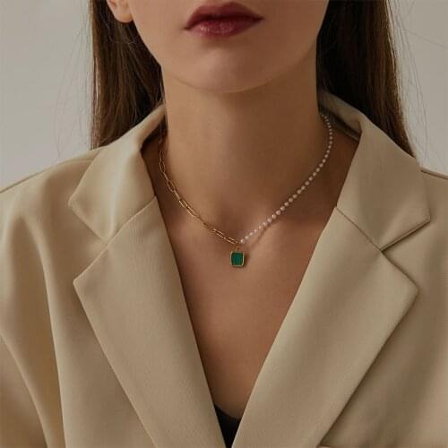 2021 South Korea New Green Pearl Pendant Necklace Delicate Elegant Clavicle Chain Geometric Simple Neck Chain Irregular Necklace