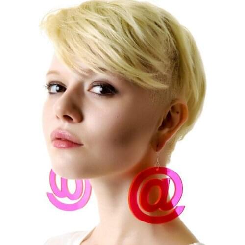 2020 New Cool Night Club Girls European Big Mouse Mail Symbol Fluorescent Rose Pink Letter Drop Earrings Women Drop earring