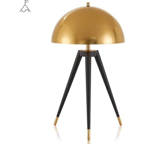Simple Modern Desk Lamp Black Hardware and Iron Designer Model Room Luxury Creative Industrial Style Living Room Soft Decoration