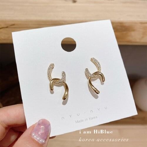 Korean Fashion Gold Metal Geometric Earrings for Women Simple Double C-shaped Statement Twisted Earrings Vintage Drop Earrings