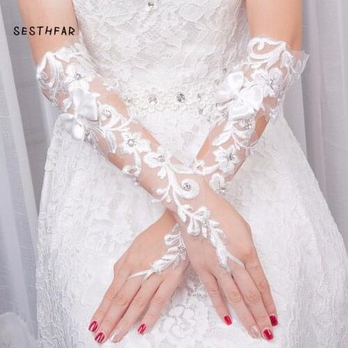 SESTHFAR New Elegant wedding Accessories Lace Hollow-Out Gloves Delicate Lace Jacquard Pattern Lace Gloves Wedding Gloves