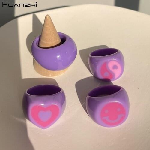 HUANZHI 4pcs/set New Fashion Chunky Smile Face Ring Colourful Punk Yin Yang Gossip Love Heart Rings for Women Girls Jewelry Gift
