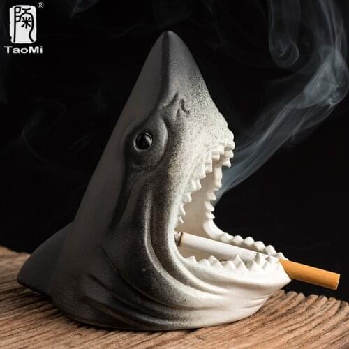 Creative Animal Megalodon Ashtray Ceramic Household Anti-fly Ash Car Ashtray Living Room Personality Trend Shark Small Ornaments