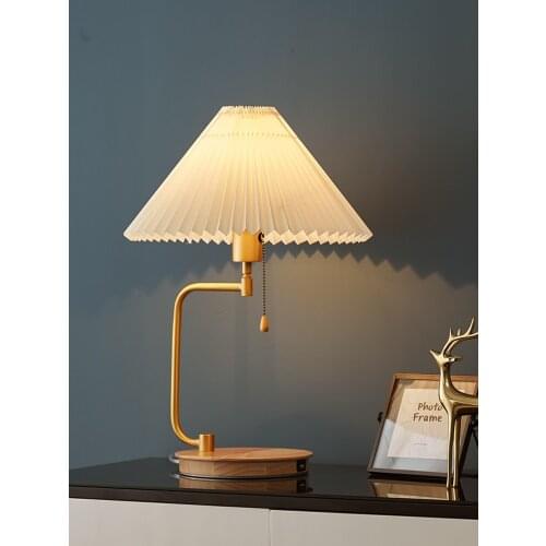 Nordic Ins Simple Modern Table Lamp with Wireless Charging Led E27 Copper Pleated Desk Lights Home Decor Bedroom Bedside Study